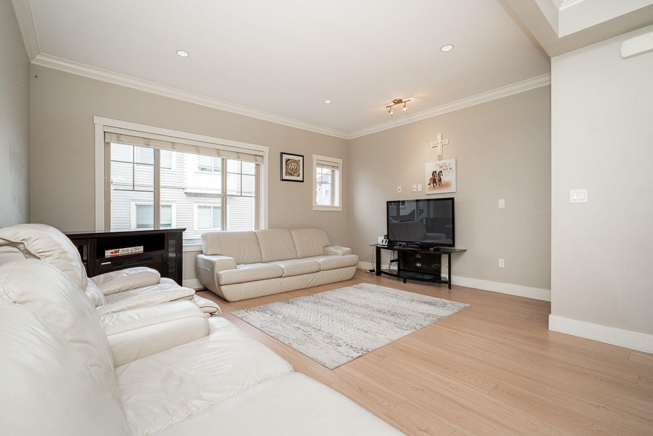 15 19097 64 Avenue Property Photo 8