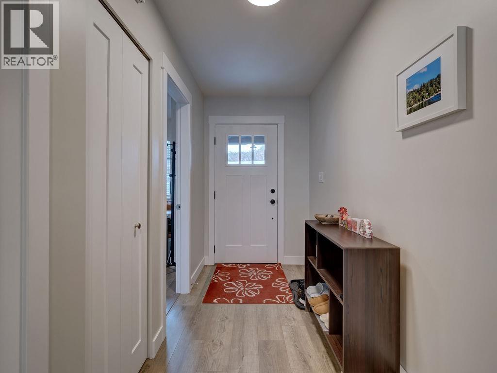 1028 Celia Crescent Property Photo 4