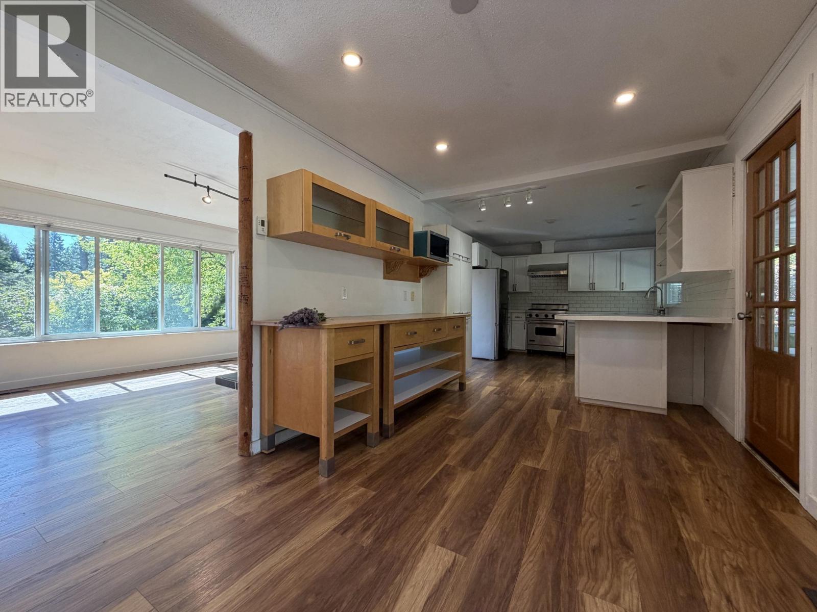 1009 Walalee Drive Property Photo 1