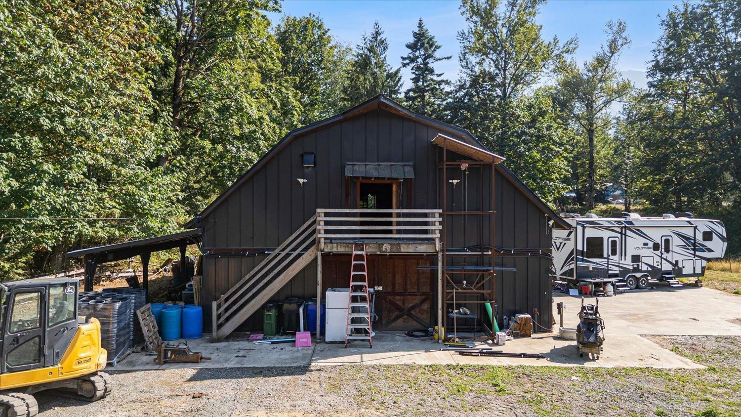 5175 Farnham Road Property Photo 4