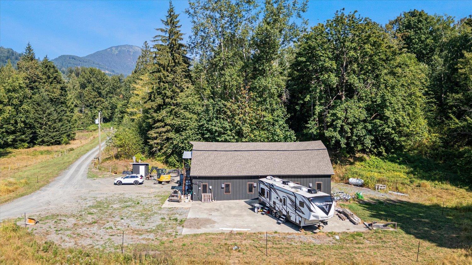 5175 Farnham Road Property Photo 7