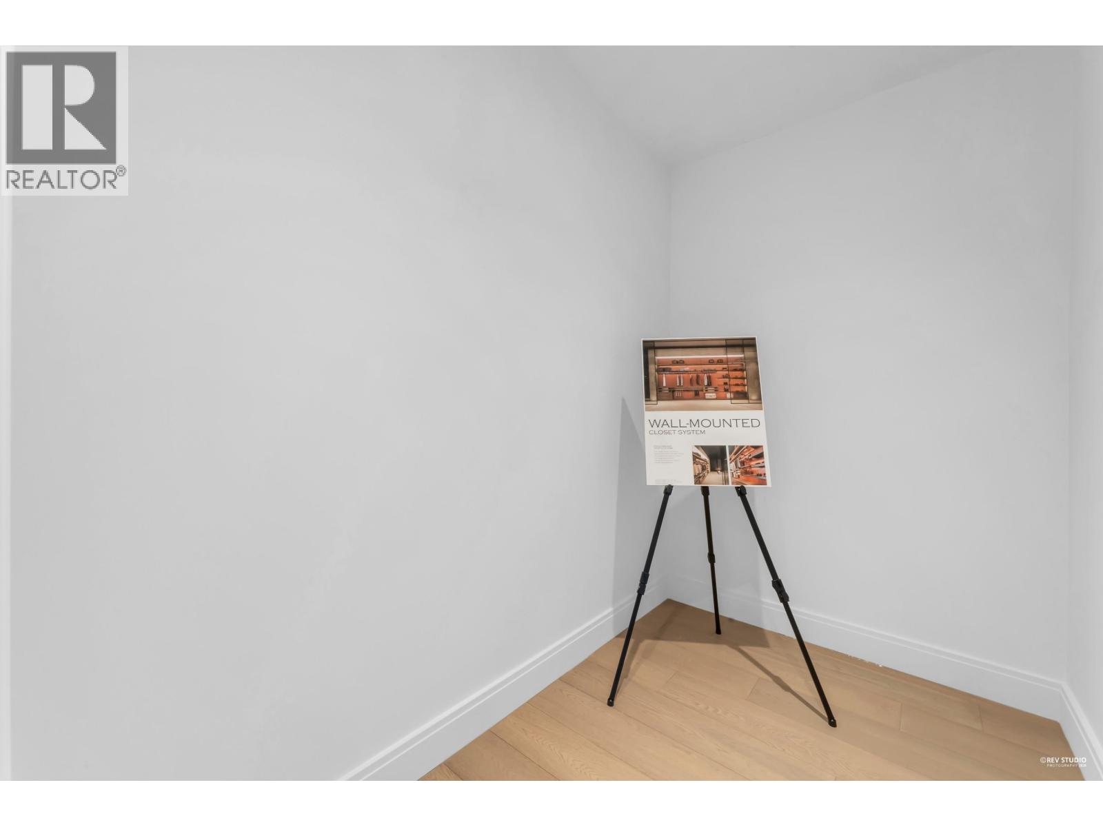 2 1177 W 33rd Avenue Property Photo 21