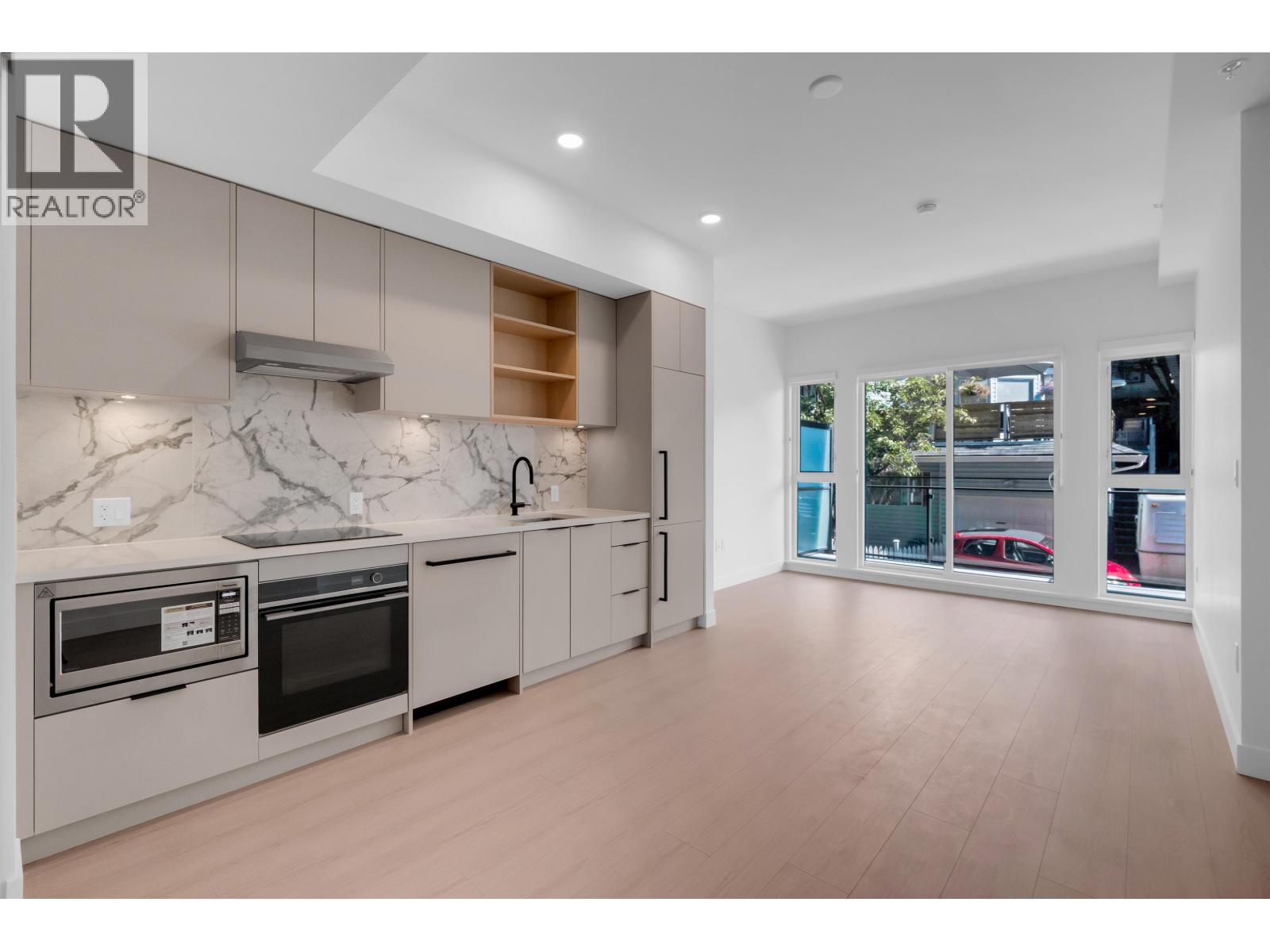 2XX 422 E 3RD STREET Property Photo 1