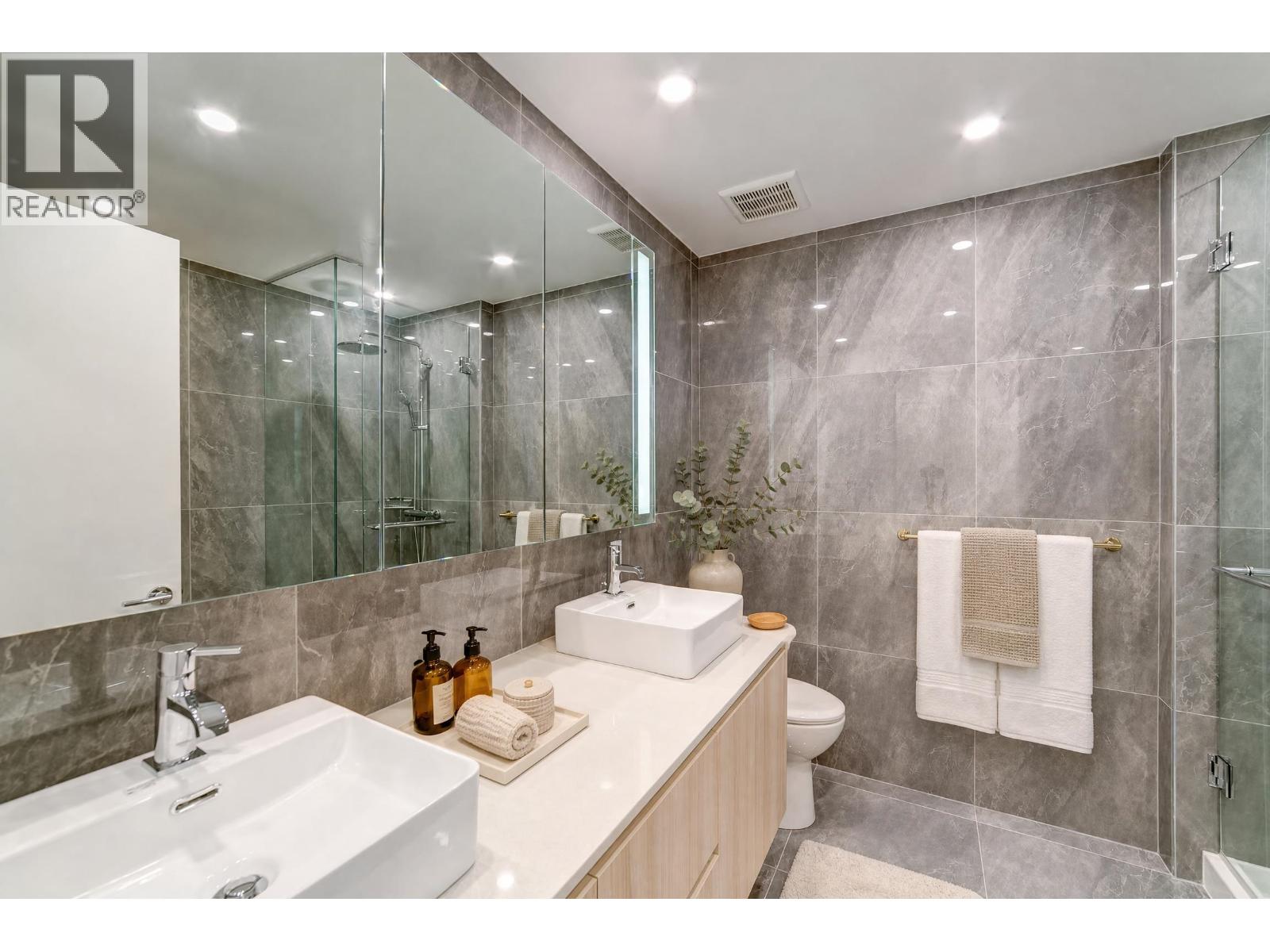 2105 5333 Goring Street Property Photo 6