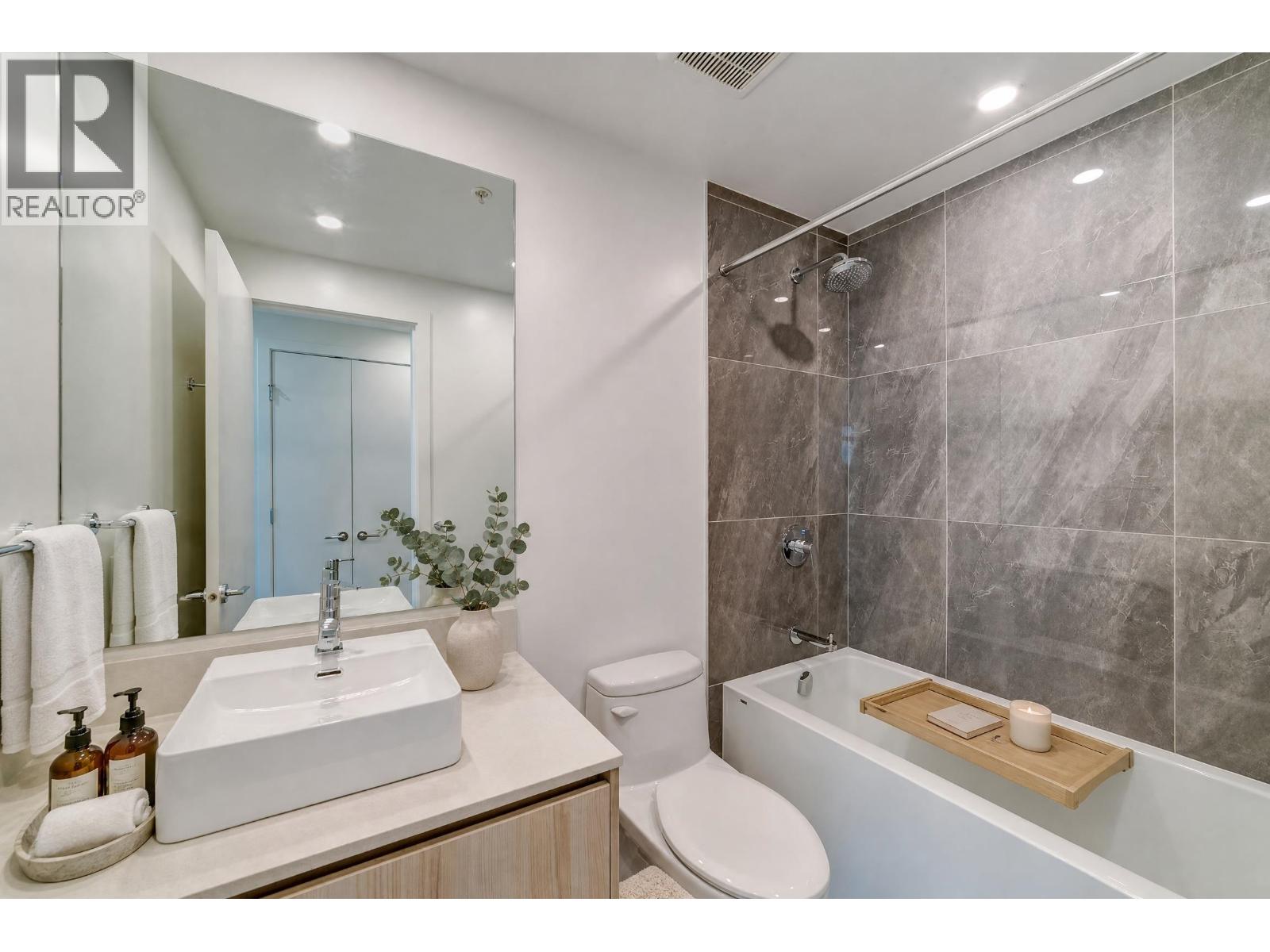 2105 5333 Goring Street Property Photo 9