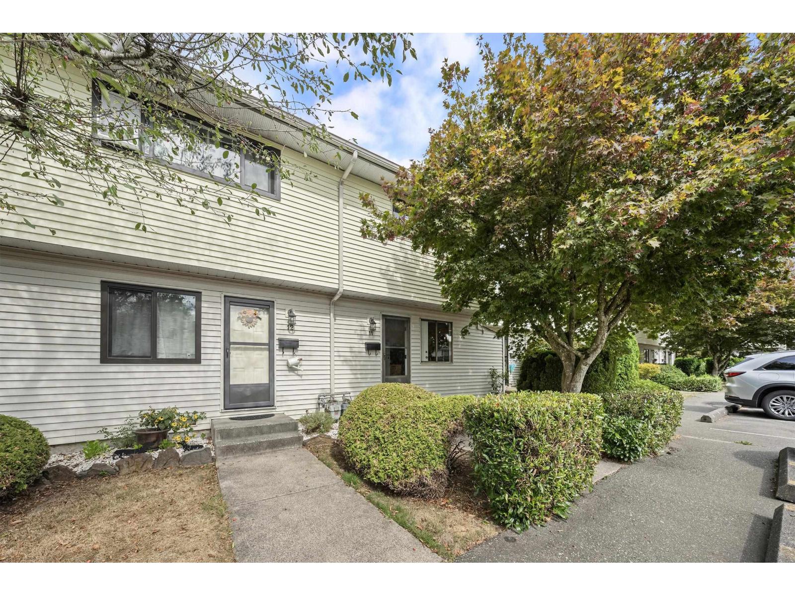 11 5351 200 Street Property Photo 2