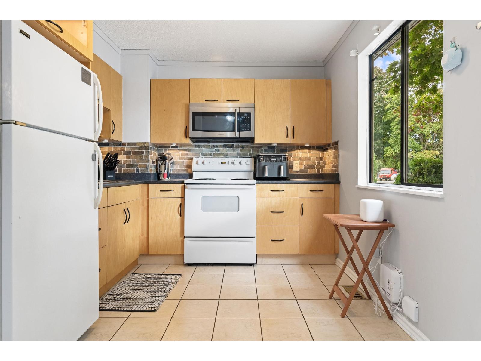 11 5351 200 Street Property Photo 4