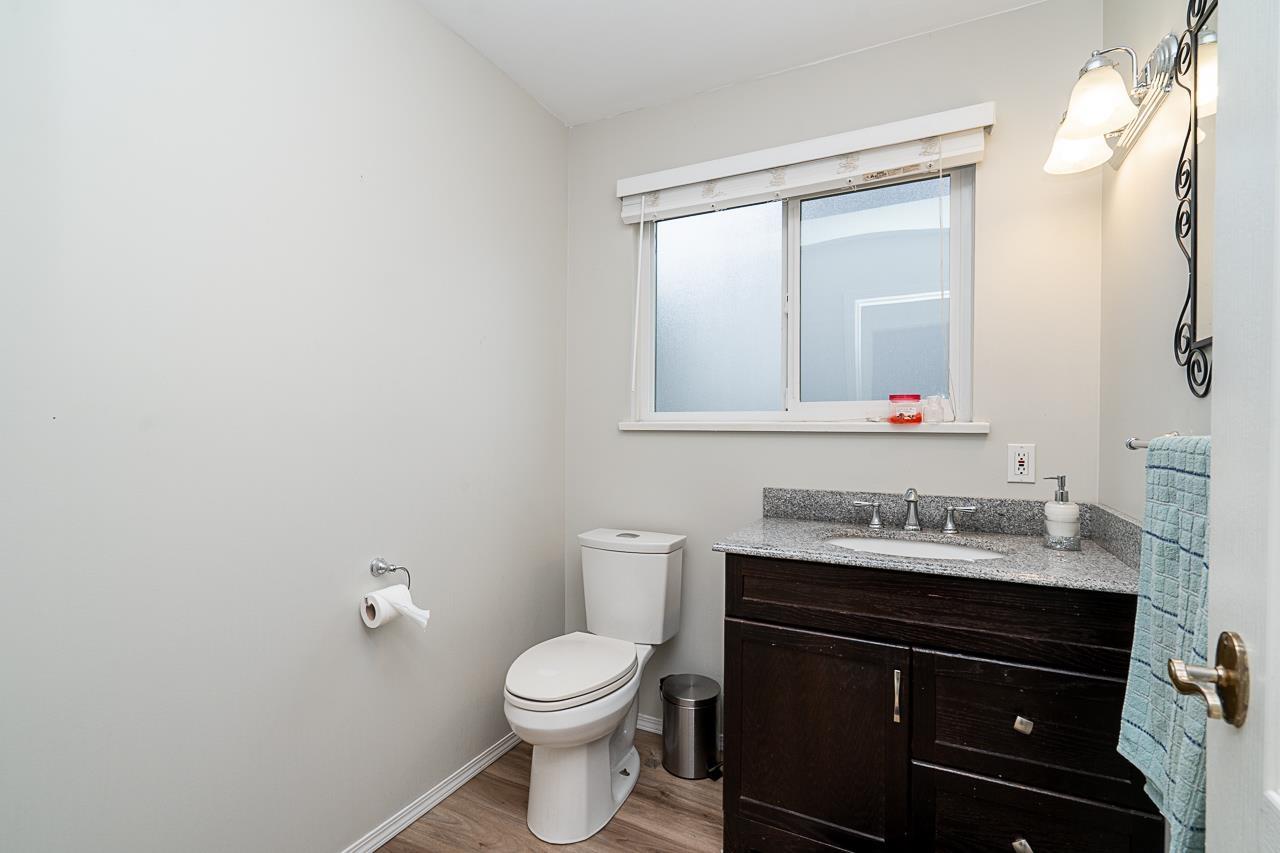18661 56 Avenue Property Photo 11