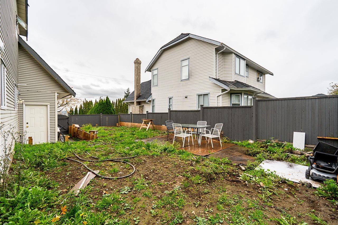 18661 56 Avenue Property Photo 24