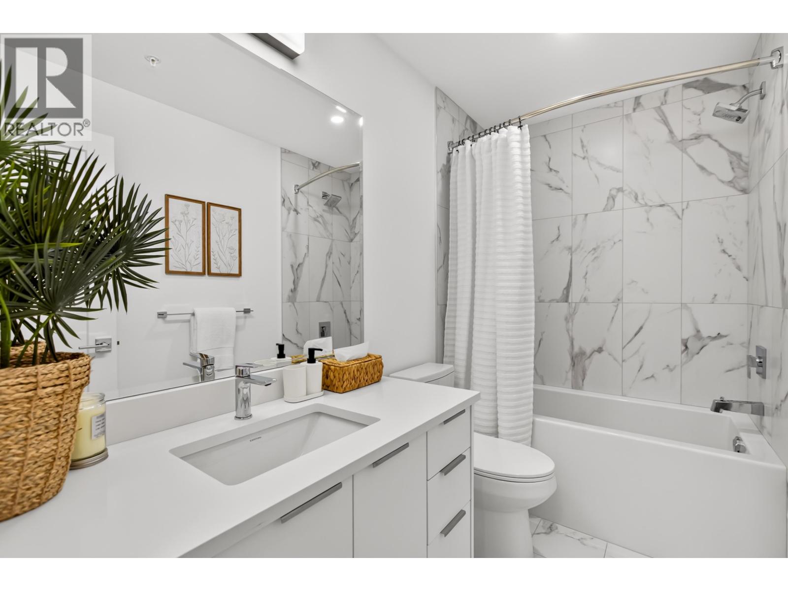 212 22348 North Avenue Property Photo 31