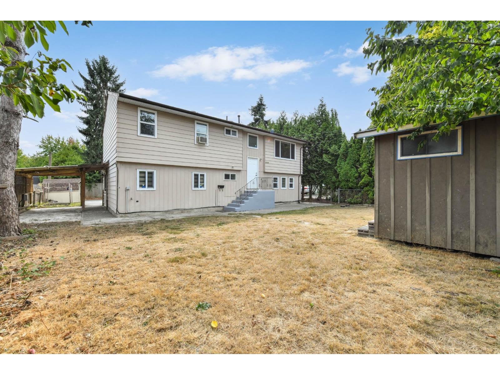 17424 64 Avenue Property Photo 2