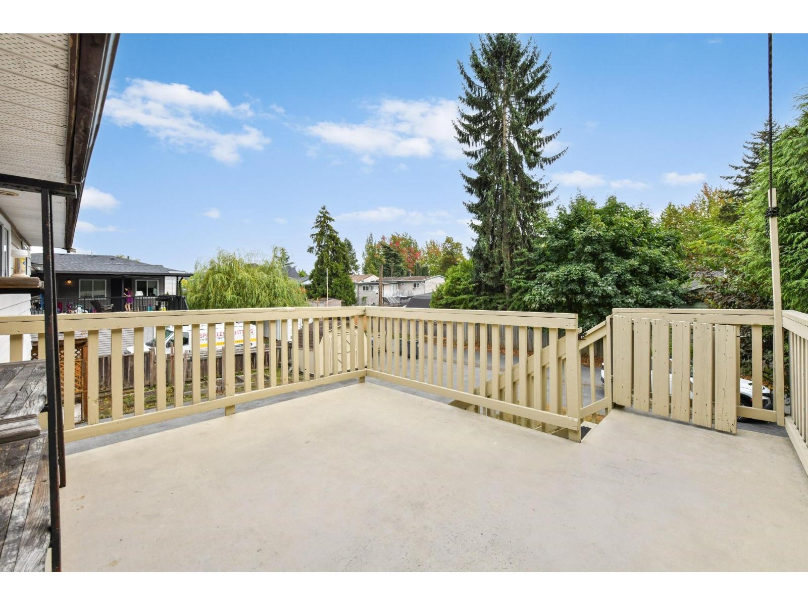 17424 64 Avenue Property Photo 6