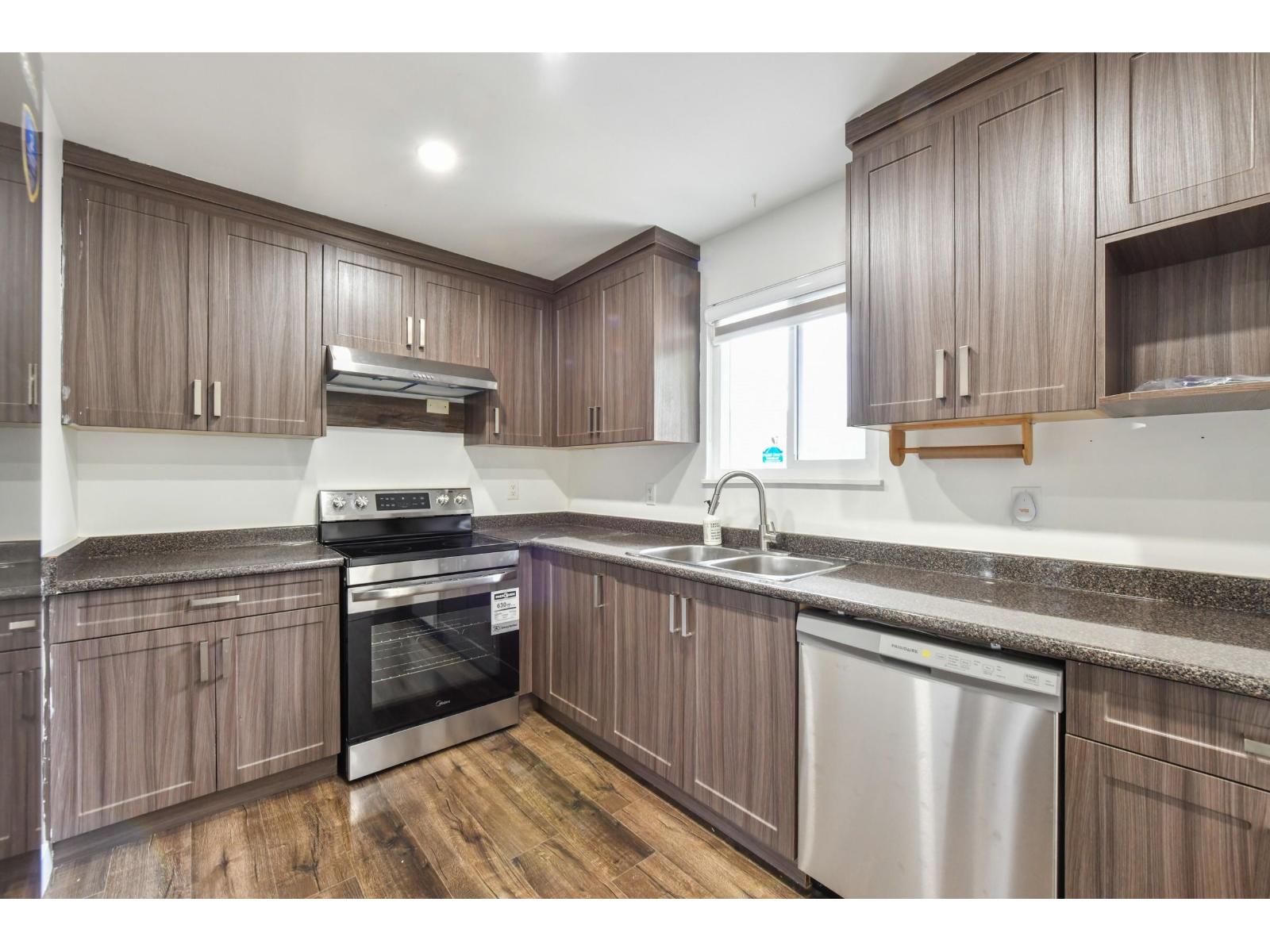 17424 64 Avenue Property Photo 10