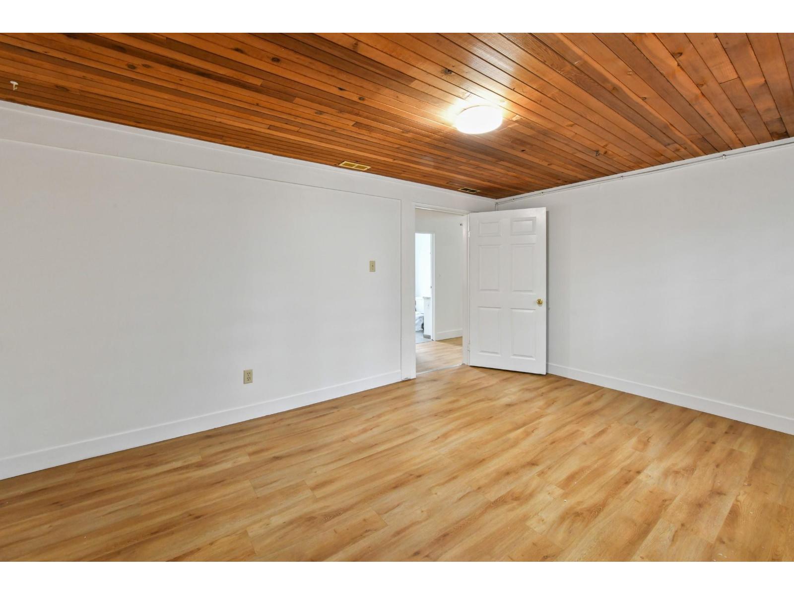 17424 64 Avenue Property Photo 22