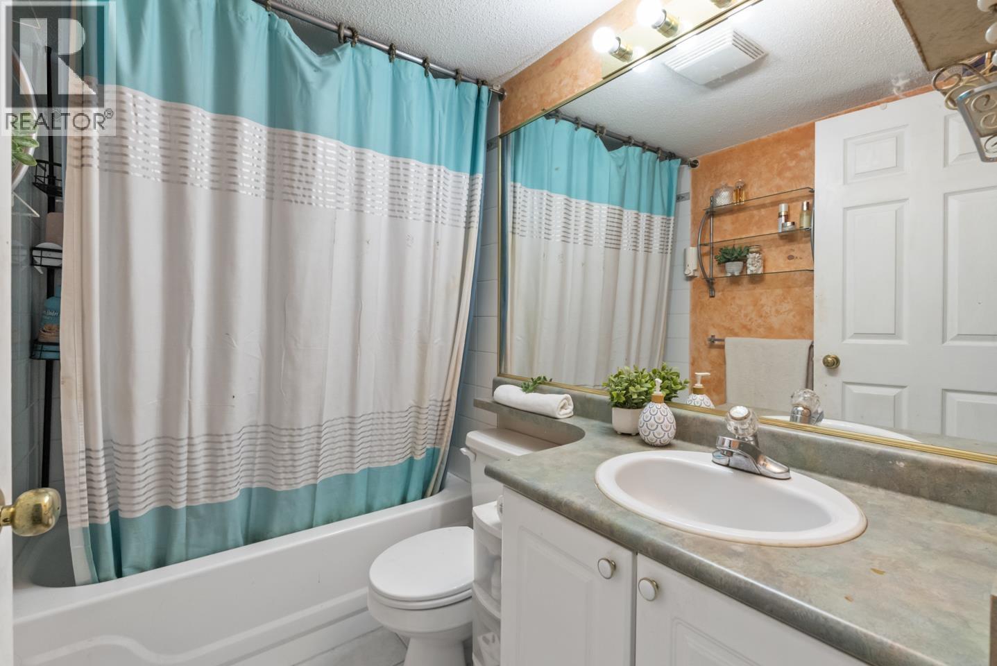202 868 Kingsway Property Photo 9