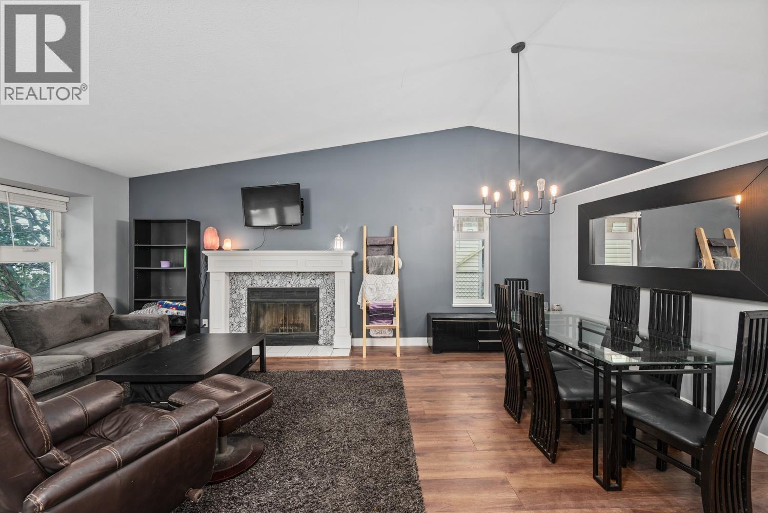 11937 237a Street Property Photo 2