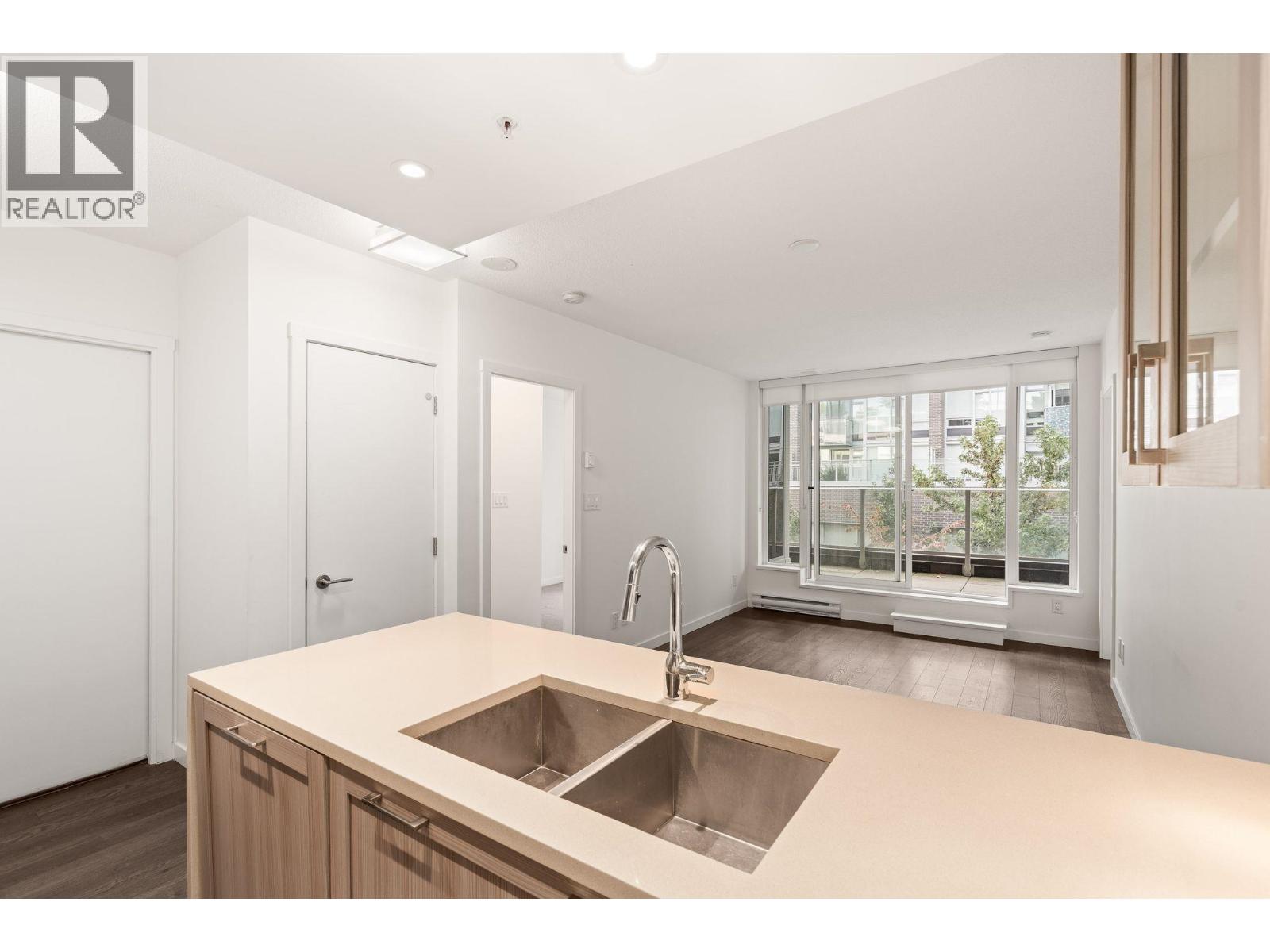 621 5598 Ormidale Street Property Photo 5