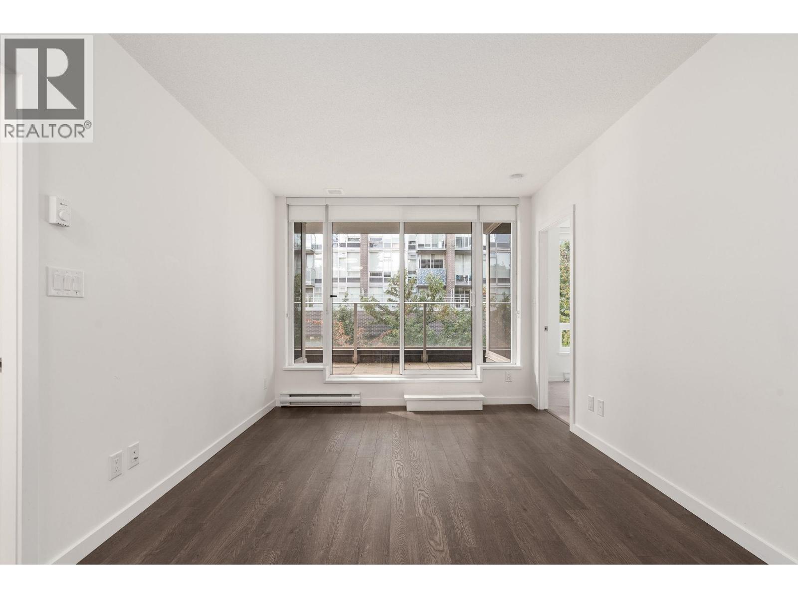 621 5598 Ormidale Street Property Photo 8