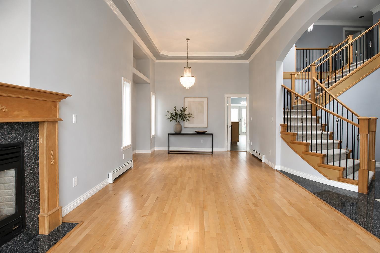 10304 128 Street Property Photo 2