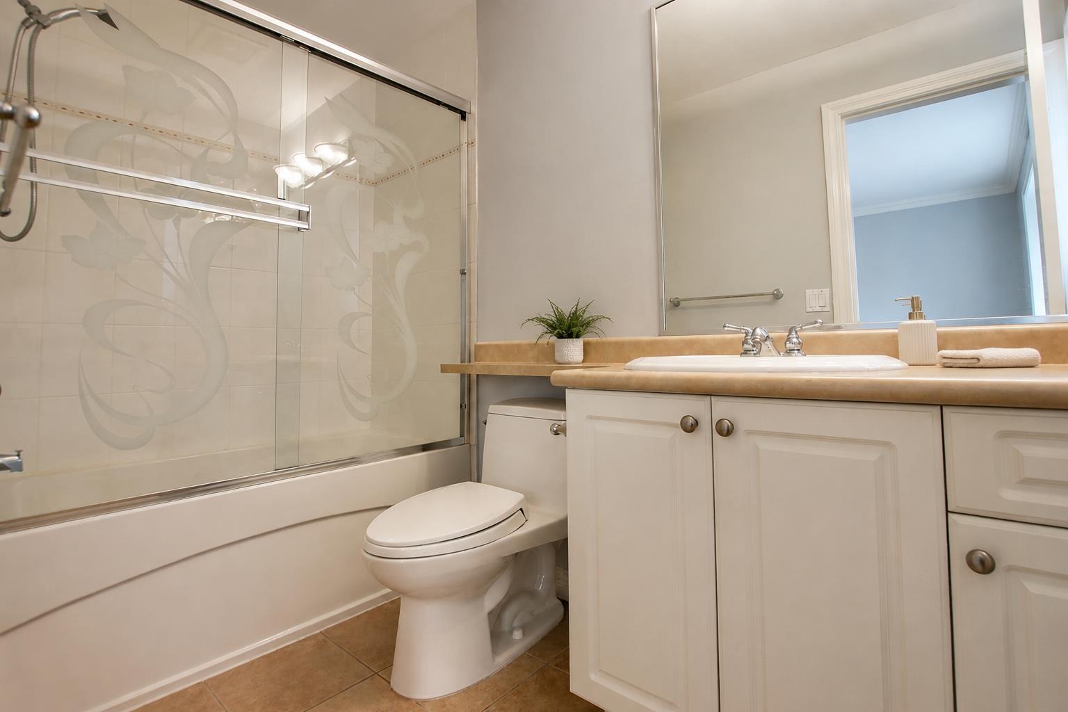 10304 128 Street Property Photo 7