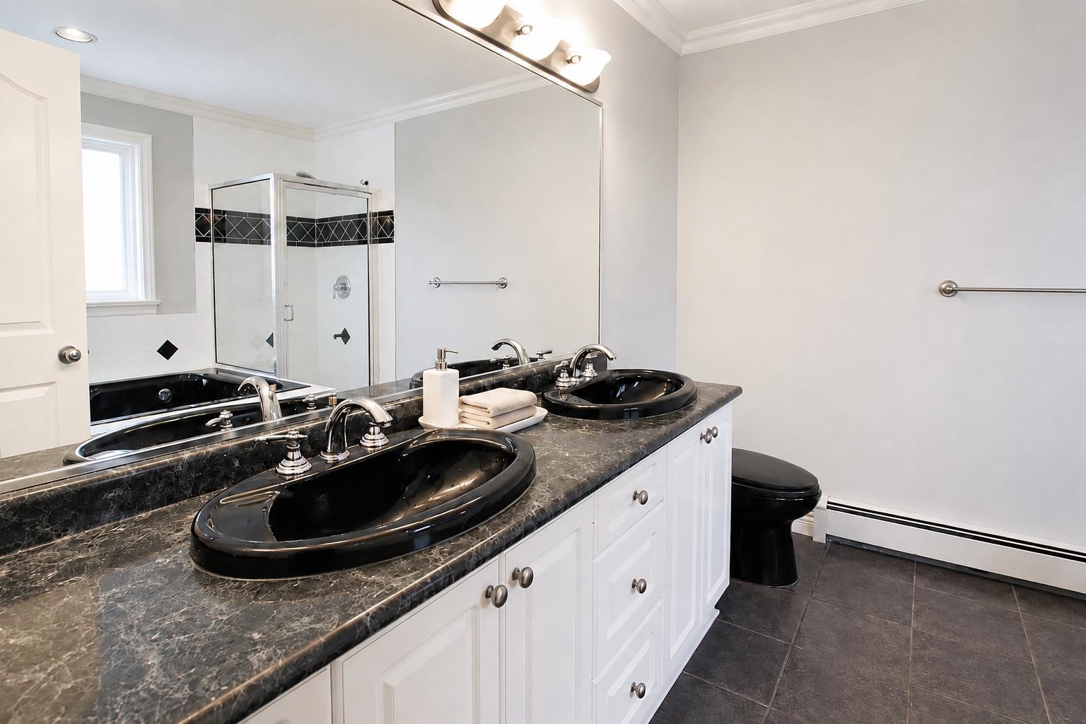 10304 128 Street Property Photo 9