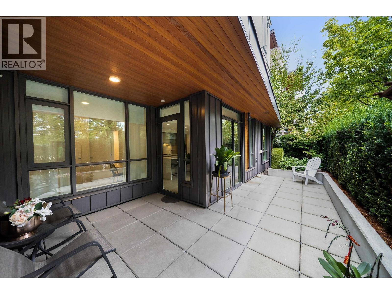 109 469 W KING EDWARD AVENUE Property Photo 1
