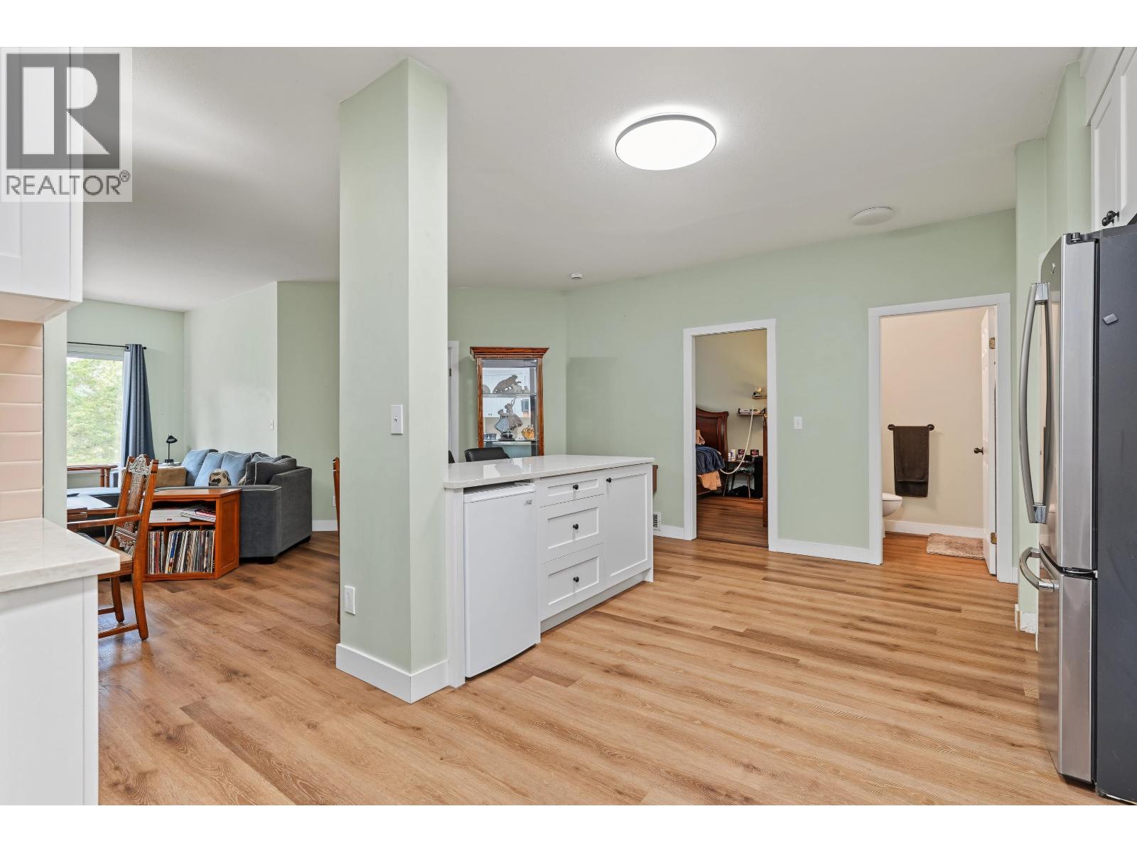 32 23151 Haney Bypass Property Photo 6