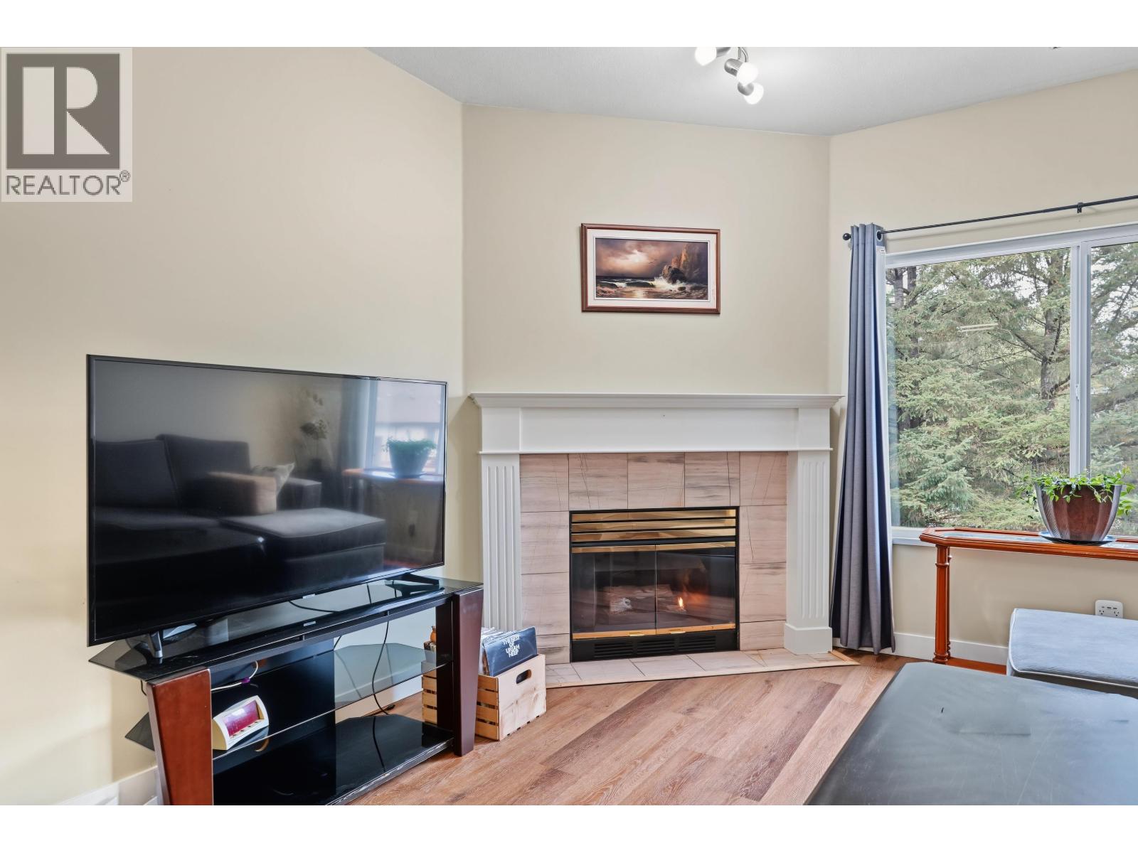 32 23151 Haney Bypass Property Photo 11