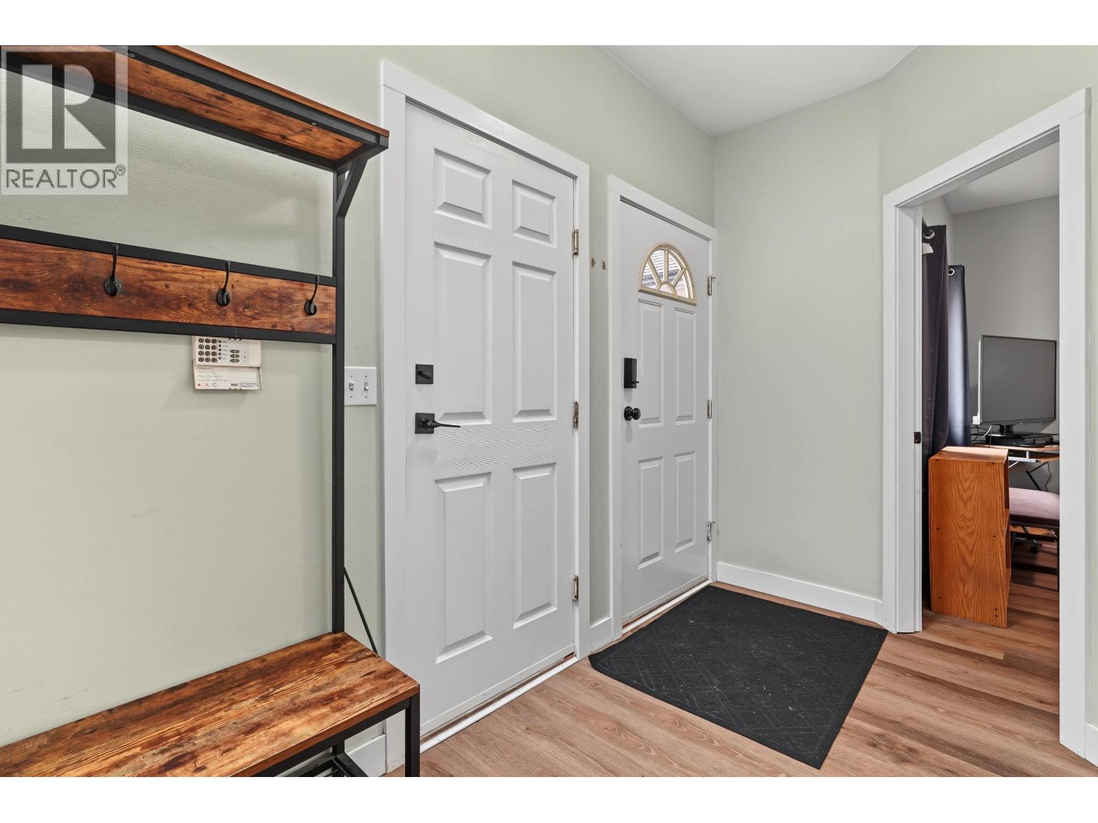 32 23151 Haney Bypass Property Photo 19