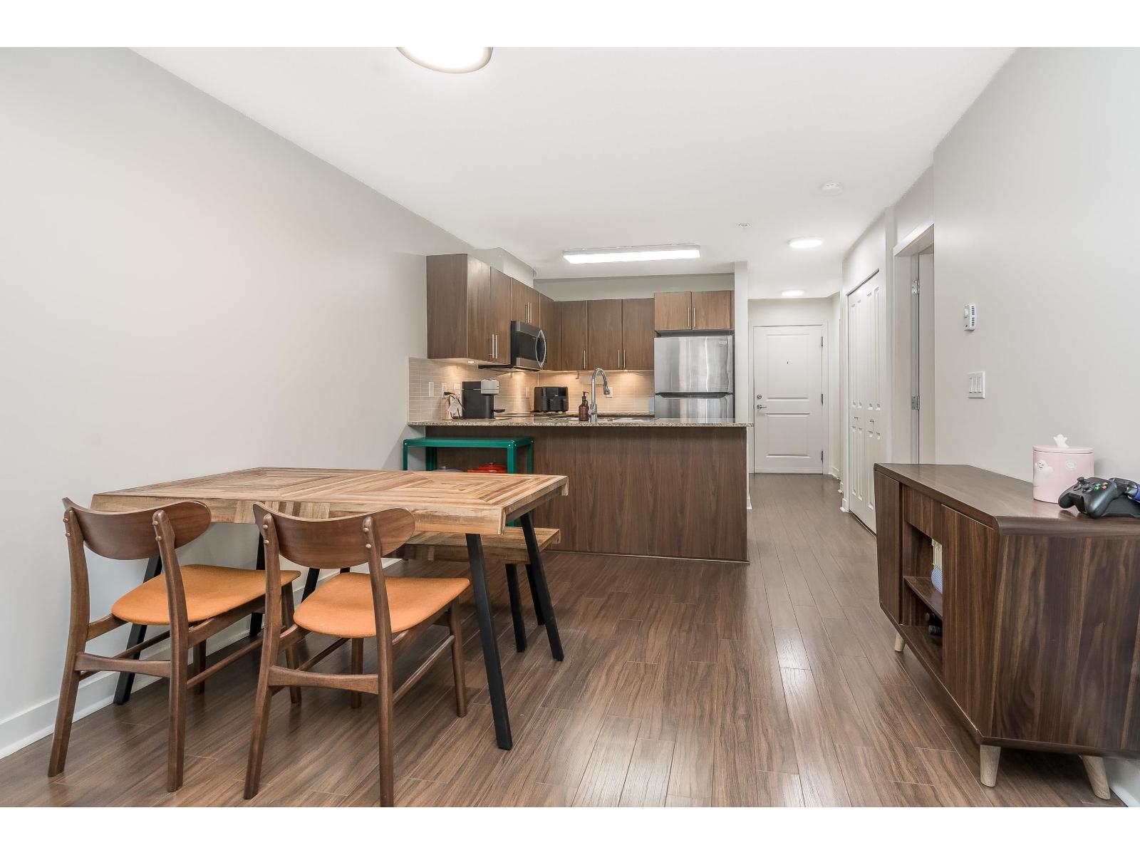 A218 8929 202 Street Property Photo 12