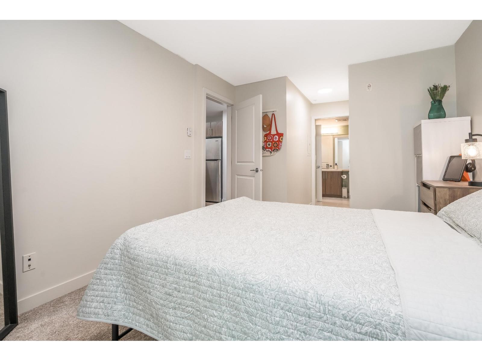 A218 8929 202 Street Property Photo 16