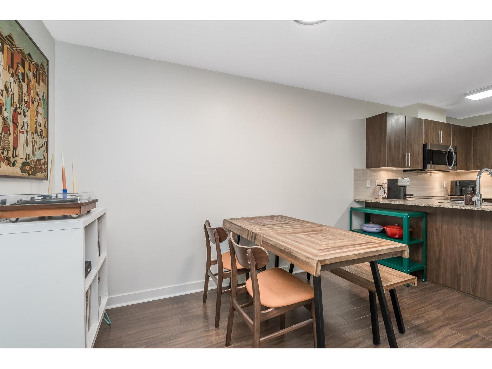 A218 8929 202 Street Property Photo 21
