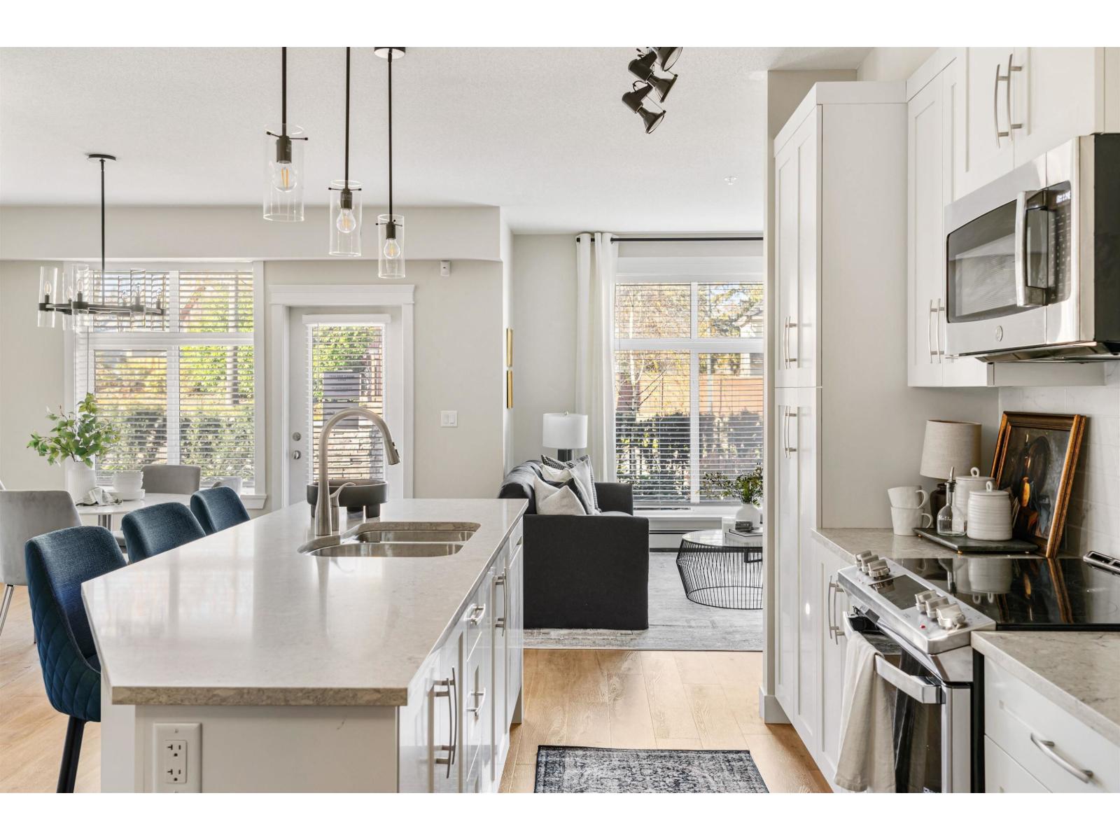 401 11035 Ravine Road Property Photo 4