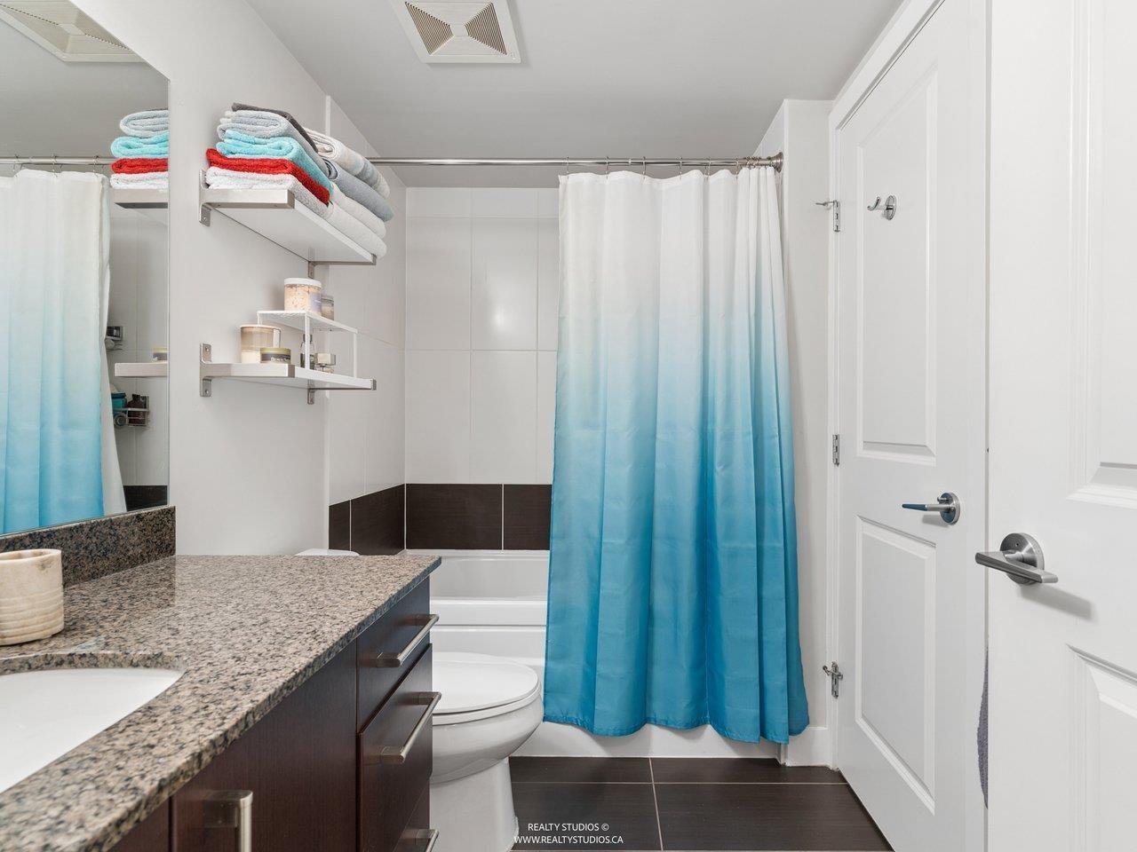 215 15735 Croydon Drive Property Photo 16