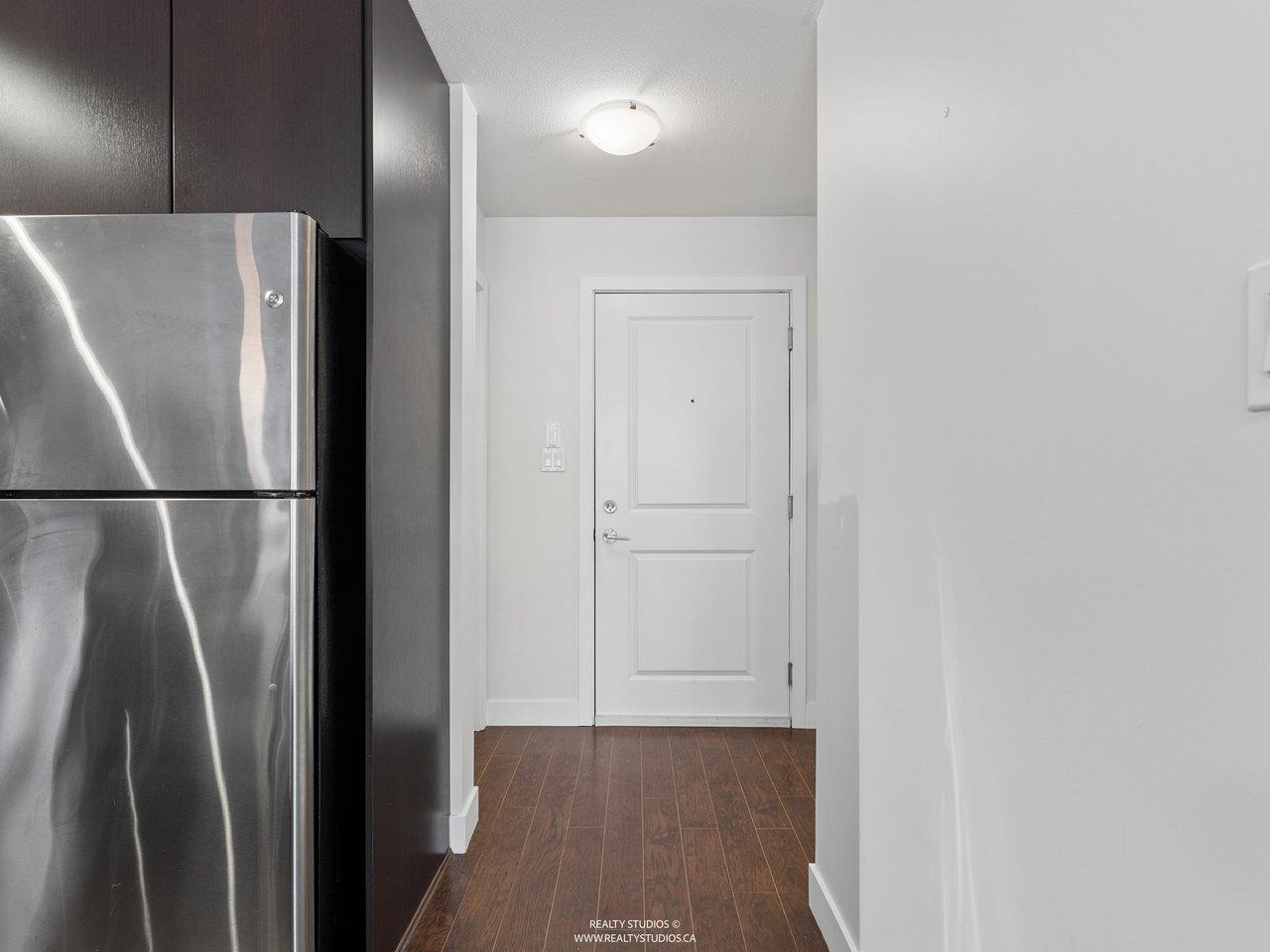 215 15735 Croydon Drive Property Photo 24