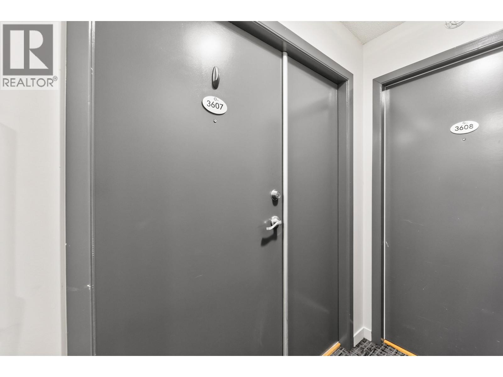 3607 1033 Marinaside Crescent Property Photo 2