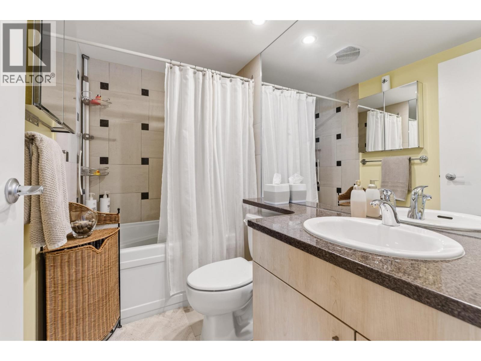 3607 1033 Marinaside Crescent Property Photo 23