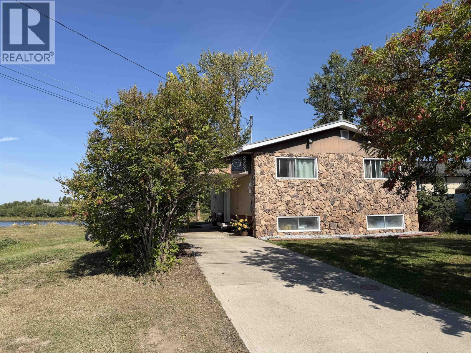 2733 Riverview Drive Property Photo 1