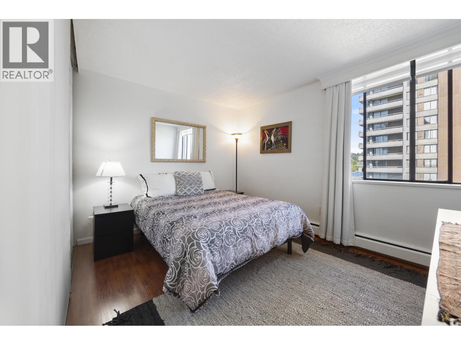 1003 3737 Bartlett Court Property Photo 18