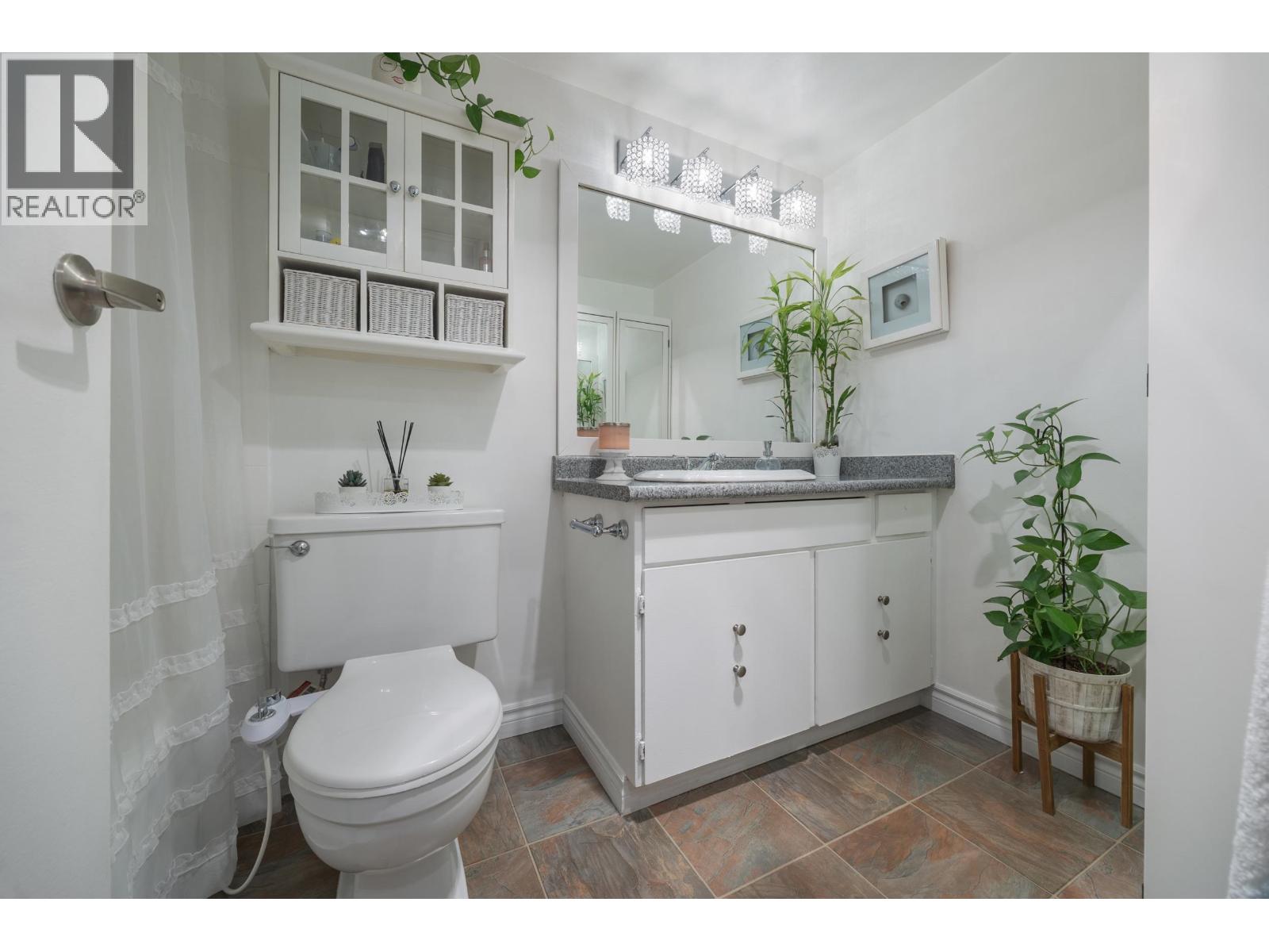 1003 3737 Bartlett Court Property Photo 23