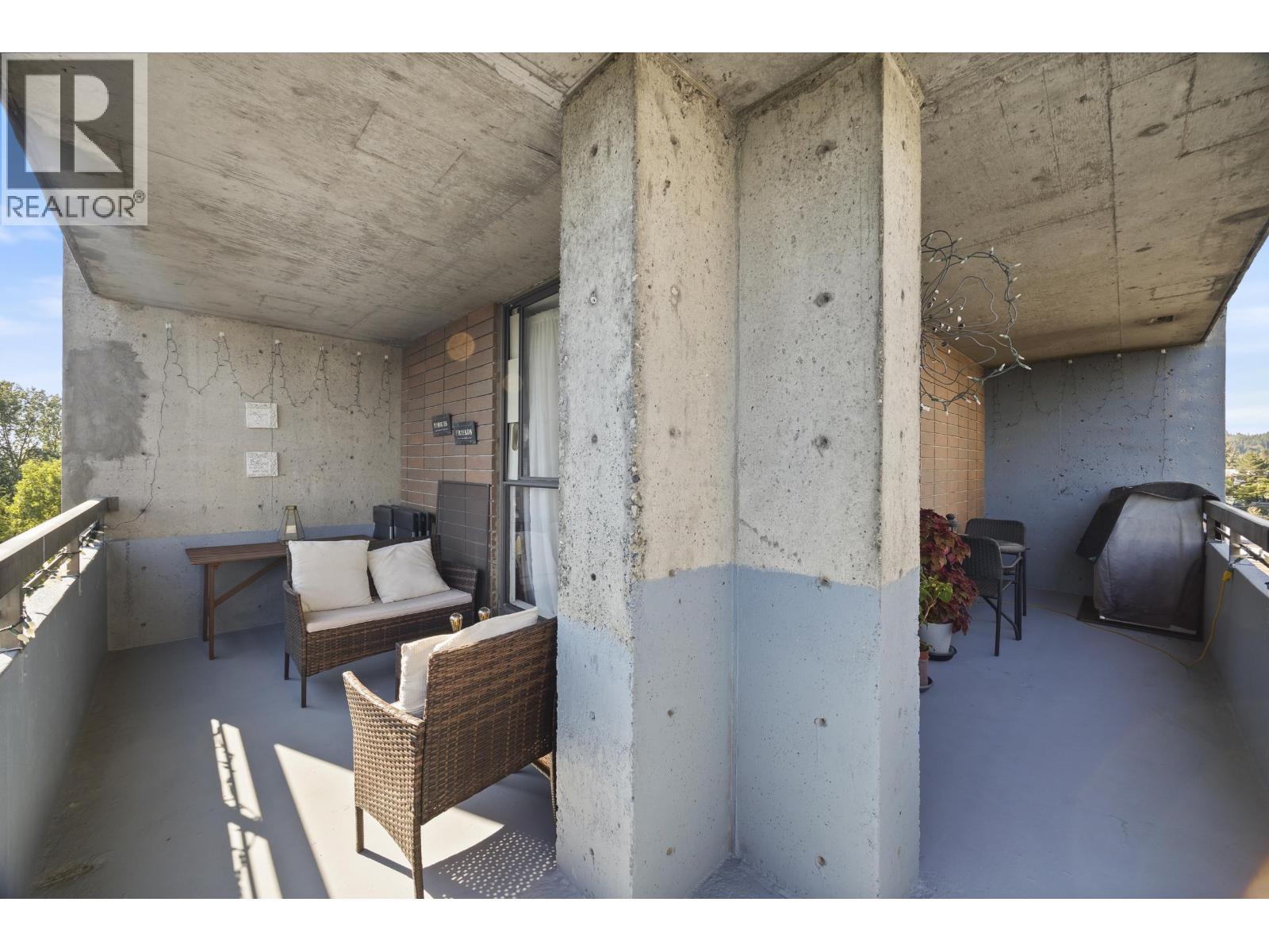 1003 3737 Bartlett Court Property Photo 26