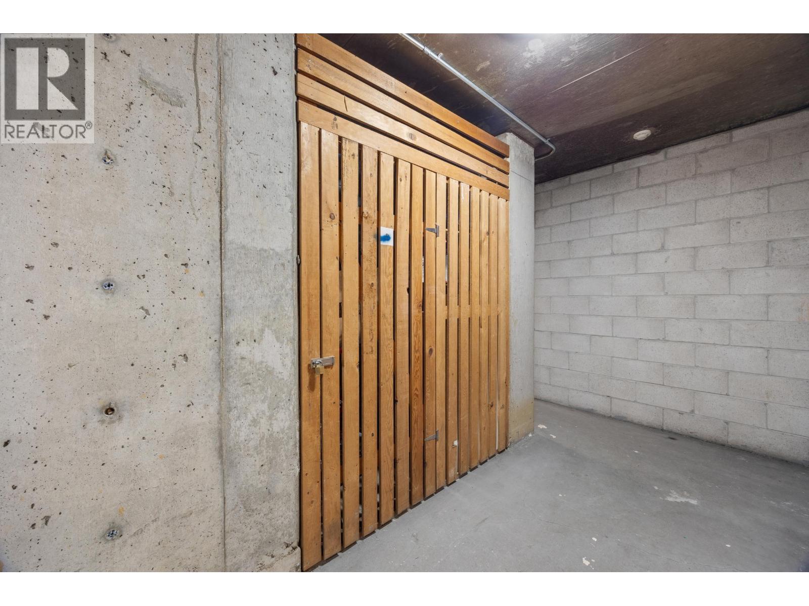 1003 3737 Bartlett Court Property Photo 32