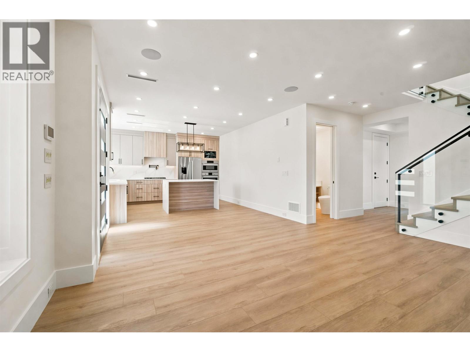 1 3871 Springfield Drive Property Photo 12