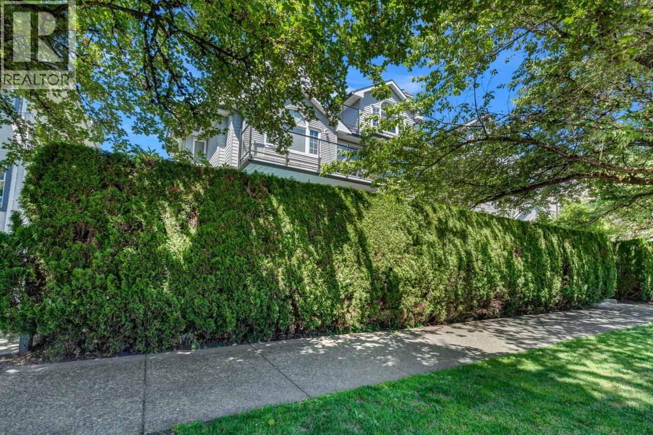 204 833 W 16th Avenue Property Photo 17