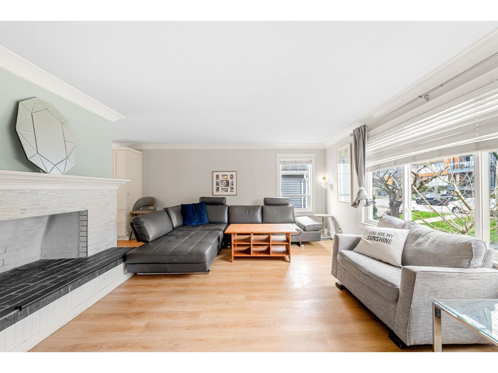 1276 Kent Street Property Photo 3