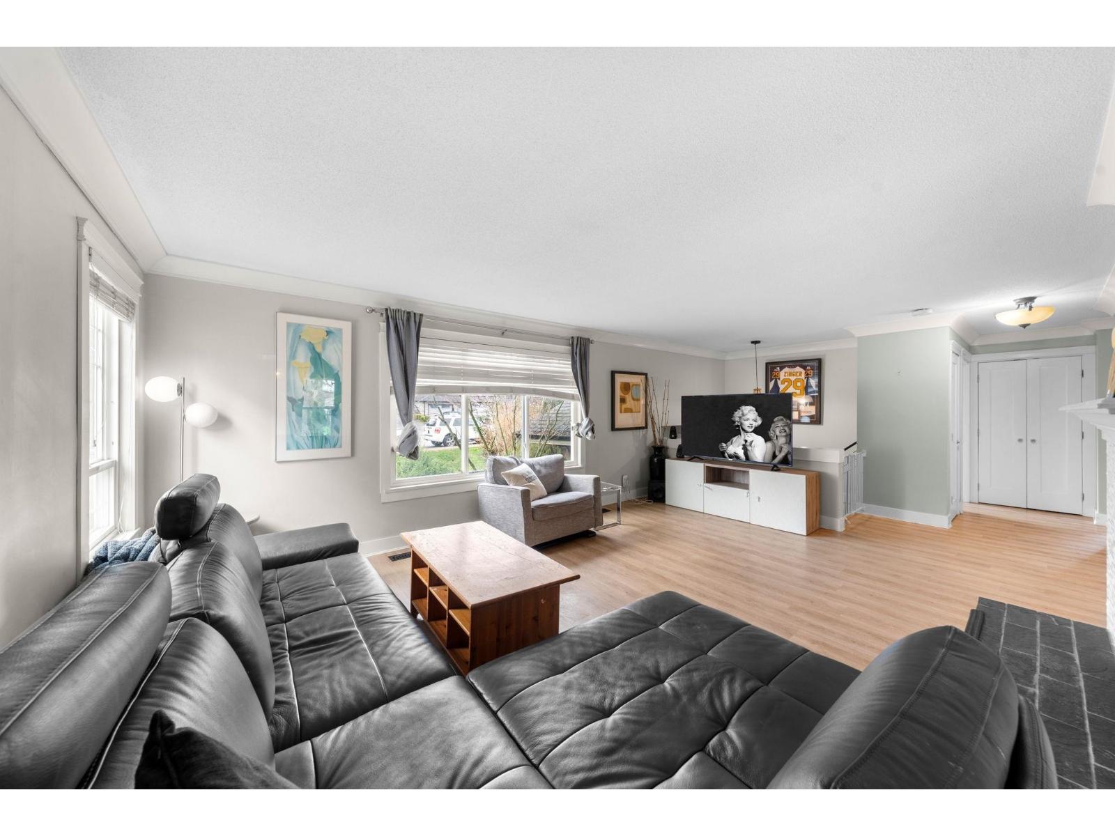 1276 Kent Street Property Photo 6