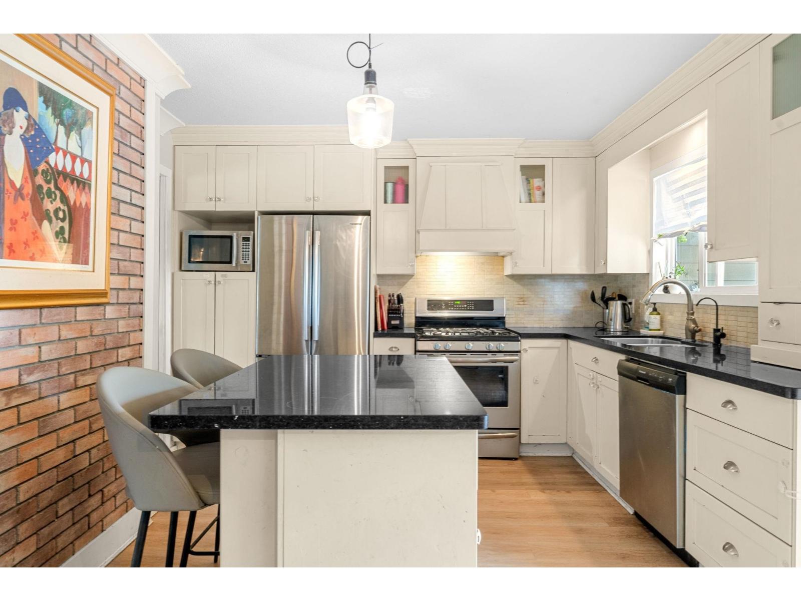 1276 Kent Street Property Photo 10