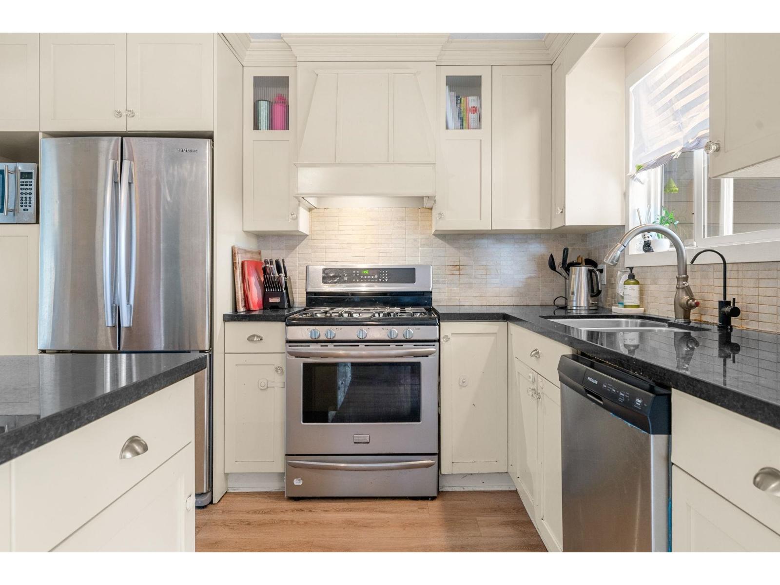 1276 Kent Street Property Photo 12