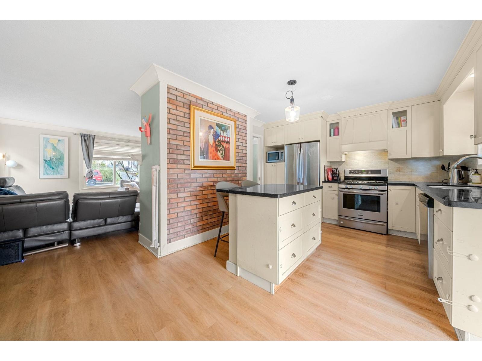 1276 Kent Street Property Photo 13