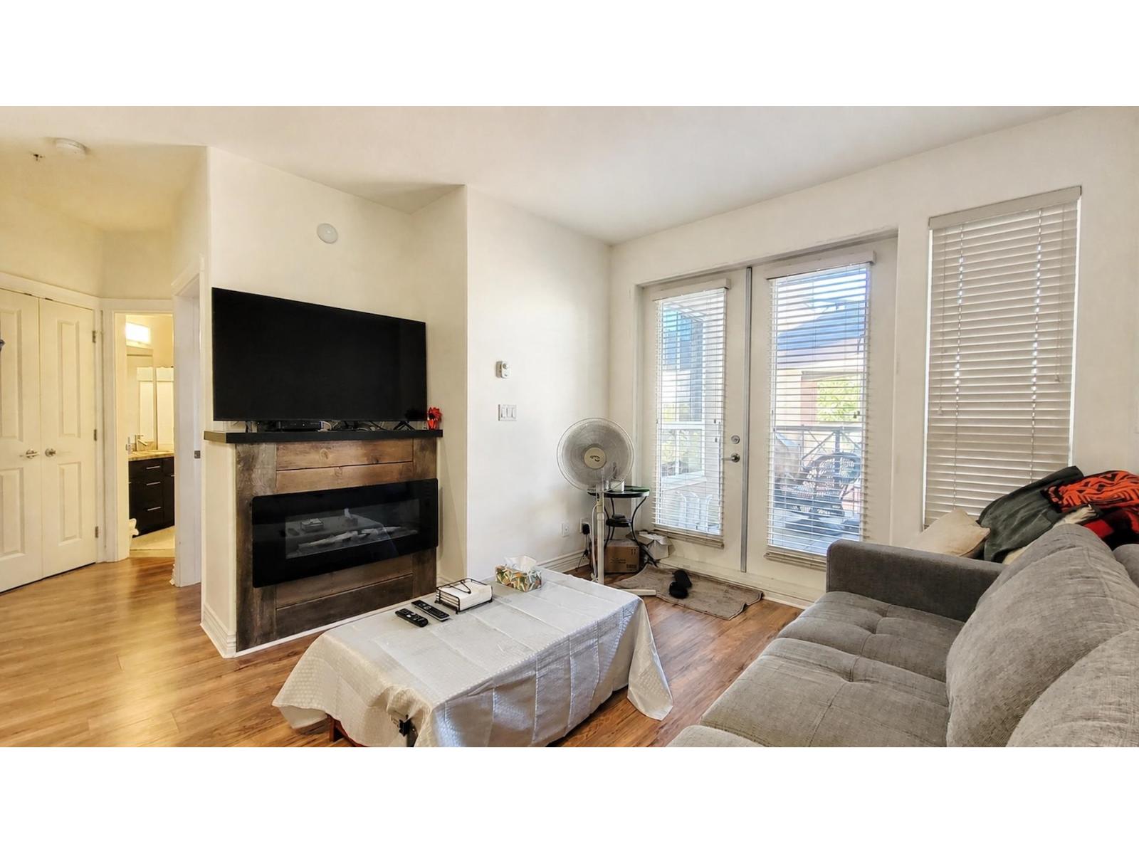 217 2970 King George Boulevard Property Photo 5